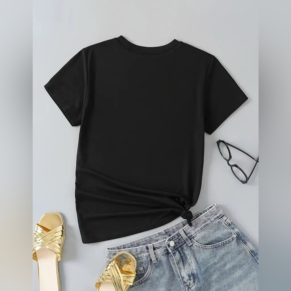 🩷🆕 “Very Demure” T-Shirt, Short Sleeve Crew Neck. - Picture 2 of 2